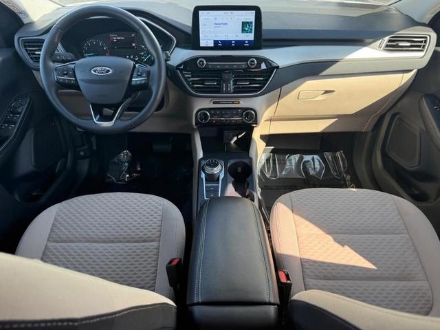 Photo of 2022 Oxford White Ford Escape