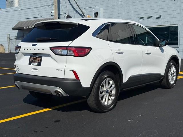Photo of 2022 Oxford White Ford Escape