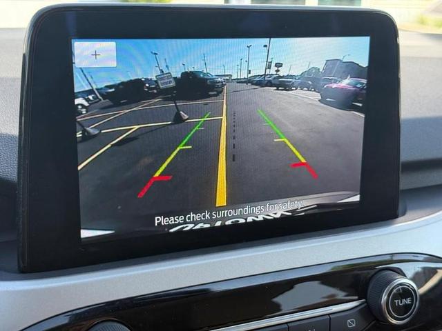 Photo of 2022 Oxford White Ford Escape