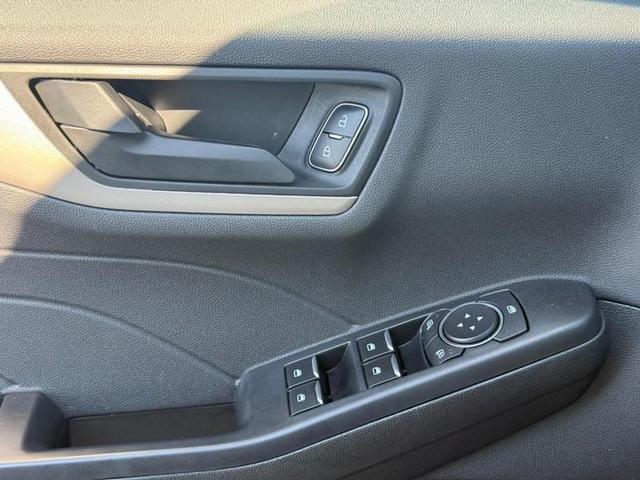 Photo of 2022 Oxford White Ford Escape