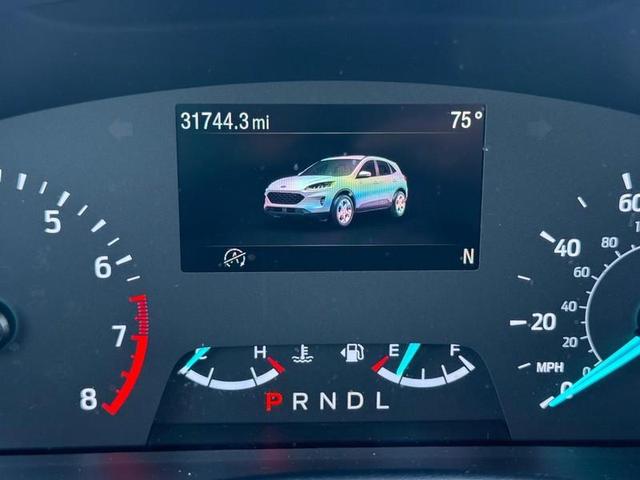 Photo of 2022 Oxford White Ford Escape