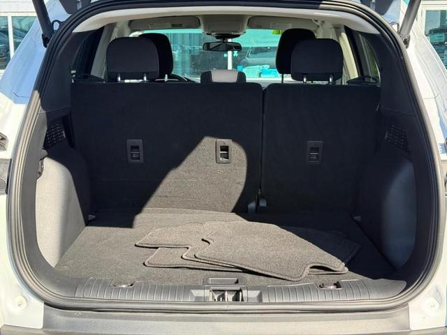 Photo of 2022 Oxford White Ford Escape