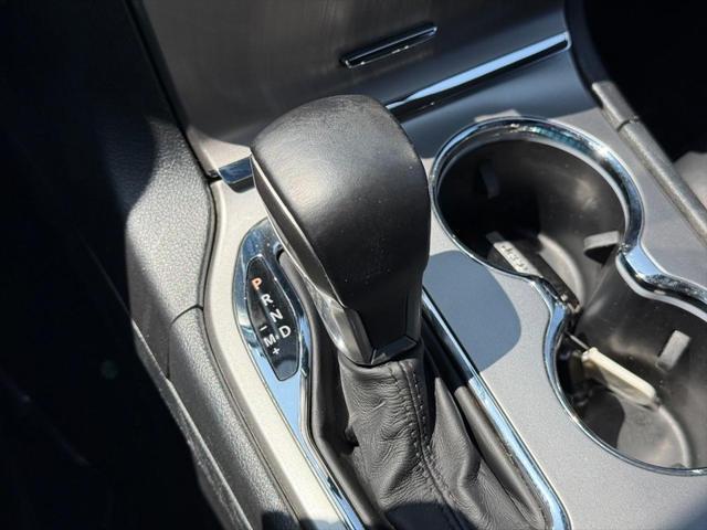 Photo of 2020 Diamond Black Crystal Pearlcoat Jeep Grand Cherokee