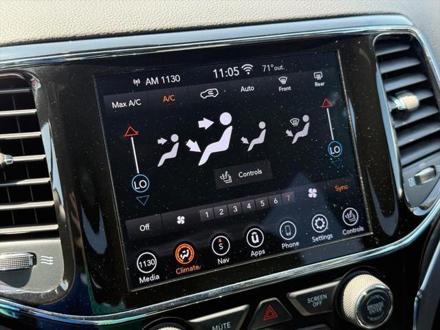 Photo of 2020 Diamond Black Crystal Pearlcoat Jeep Grand Cherokee