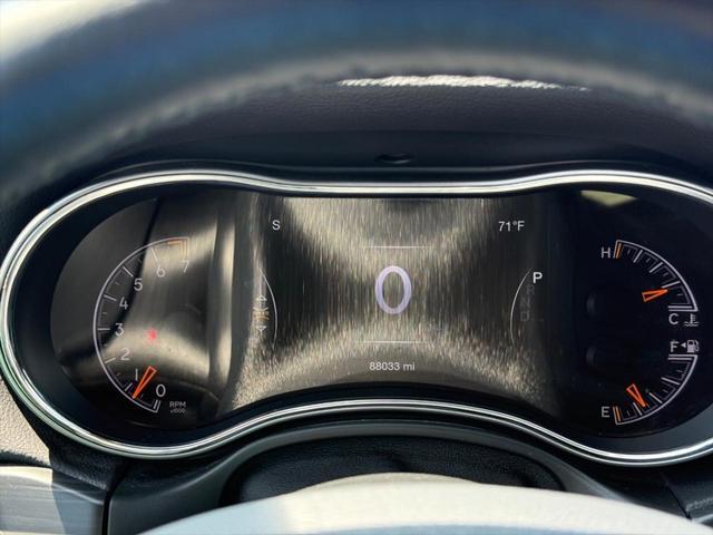 Photo of 2020 Diamond Black Crystal Pearlcoat Jeep Grand Cherokee