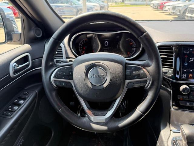 Photo of 2020 Diamond Black Crystal Pearlcoat Jeep Grand Cherokee