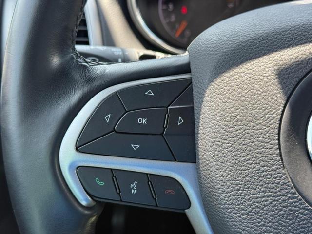 Photo of 2020 Diamond Black Crystal Pearlcoat Jeep Grand Cherokee