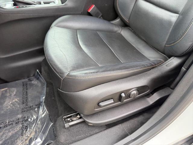 Photo of 2019 Iridescent Pearl Tricoat Chevrolet Equinox