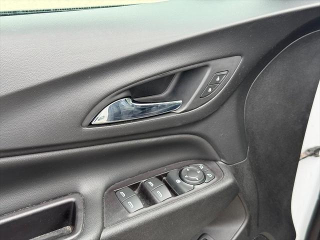 Photo of 2019 Iridescent Pearl Tricoat Chevrolet Equinox