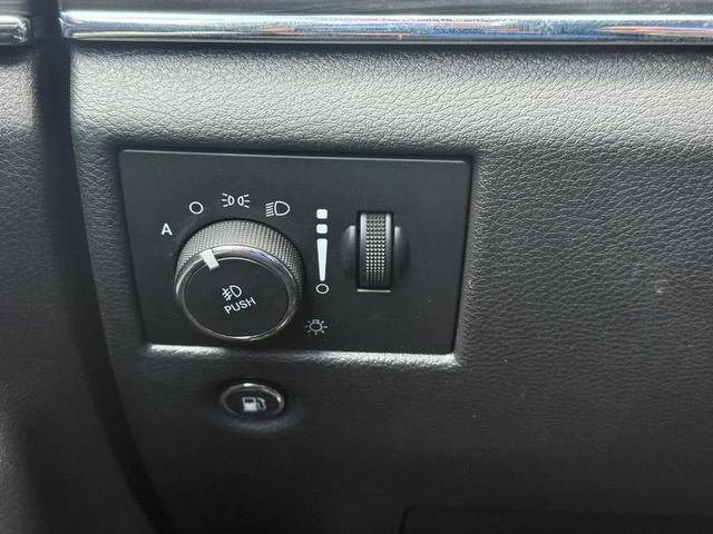 Photo of 2020 Granite Crystal Metallic Clearcoat Jeep Grand Cherokee