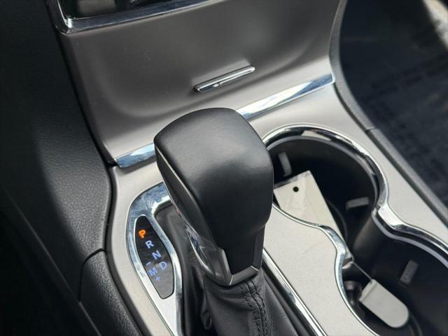 Photo of 2020 Granite Crystal Metallic Clearcoat Jeep Grand Cherokee