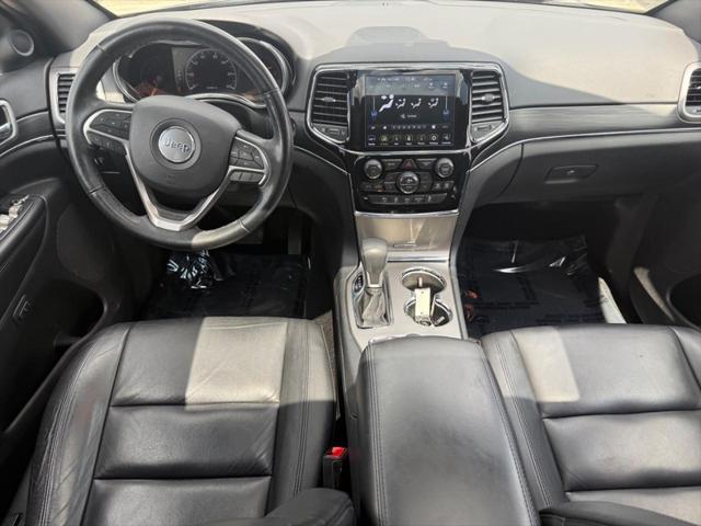 Photo of 2020 Granite Crystal Metallic Clearcoat Jeep Grand Cherokee