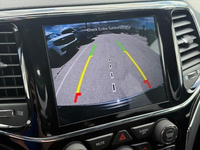 Photo of 2020 Granite Crystal Metallic Clearcoat Jeep Grand Cherokee