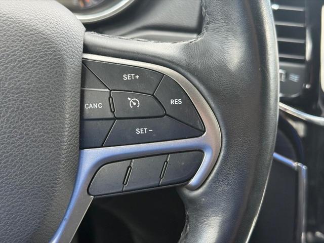 Photo of 2020 Granite Crystal Metallic Clearcoat Jeep Grand Cherokee