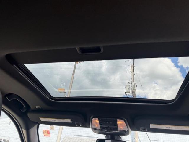 Photo of 2020 Granite Crystal Metallic Clearcoat Jeep Grand Cherokee