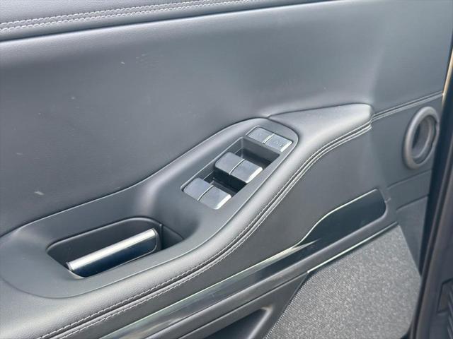 Photo of 2025 Infinite Black Metallic Clearcoat Lincoln Navigator