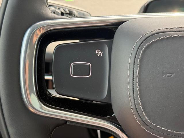 Photo of 2025 Infinite Black Metallic Clearcoat Lincoln Navigator
