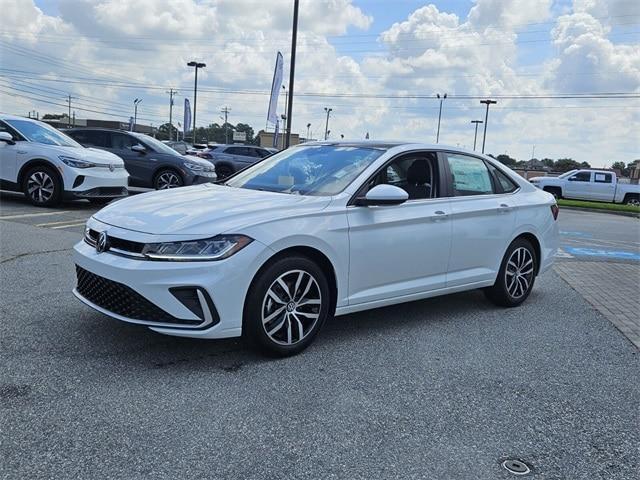 Photo of 2025 Opal White Pearl Effect Volkswagen Jetta