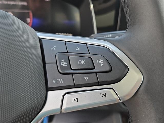 Photo of 2025 Opal White Pearl Effect Volkswagen Jetta