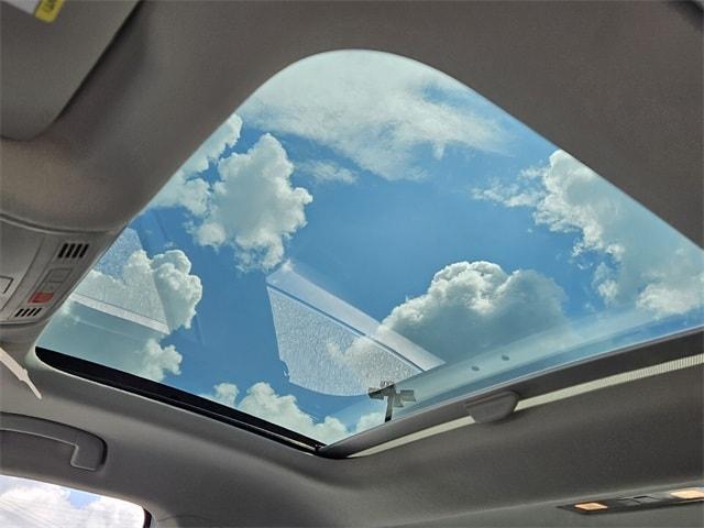 Photo of 2025 Opal White Pearl Effect Volkswagen Jetta