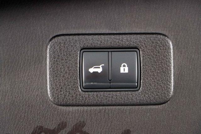 Photo of 2022 Aspen White TriCoat Pearl Nissan Armada