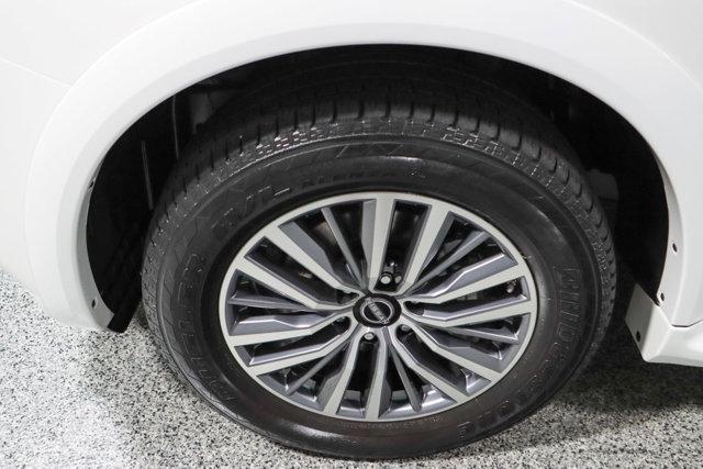 Photo of 2022 Aspen White TriCoat Pearl Nissan Armada