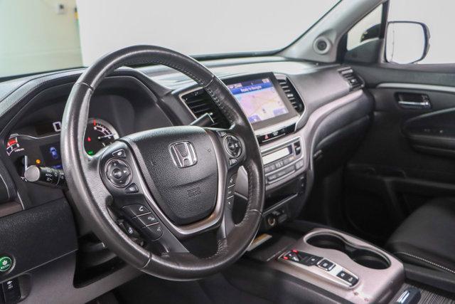 Photo of 2023 Gray Honda Ridgeline