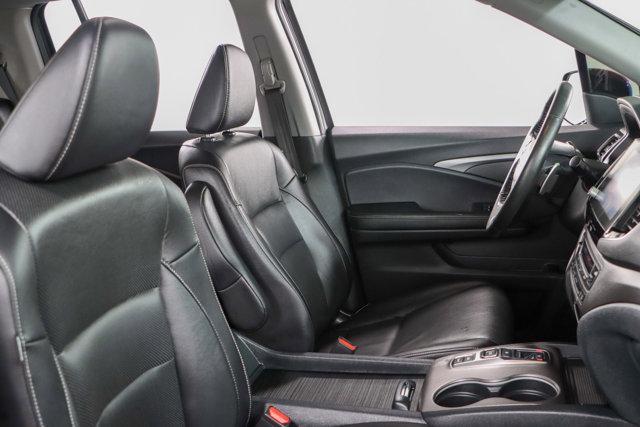 Photo of 2023 Gray Honda Ridgeline