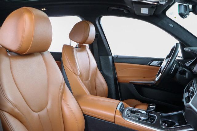 Photo of 2022 Alpine White BMW X7