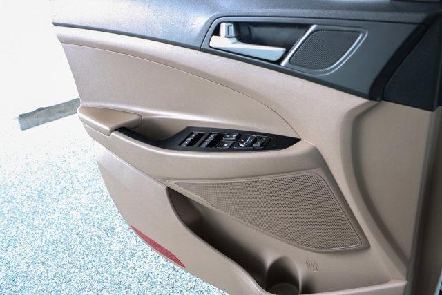 Photo of 2020 White Hyundai TUCSON