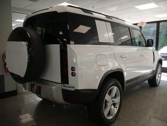 Photo of 2025 Fuji White Land Rover Defender