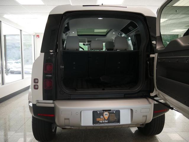 Photo of 2025 Fuji White Land Rover Defender