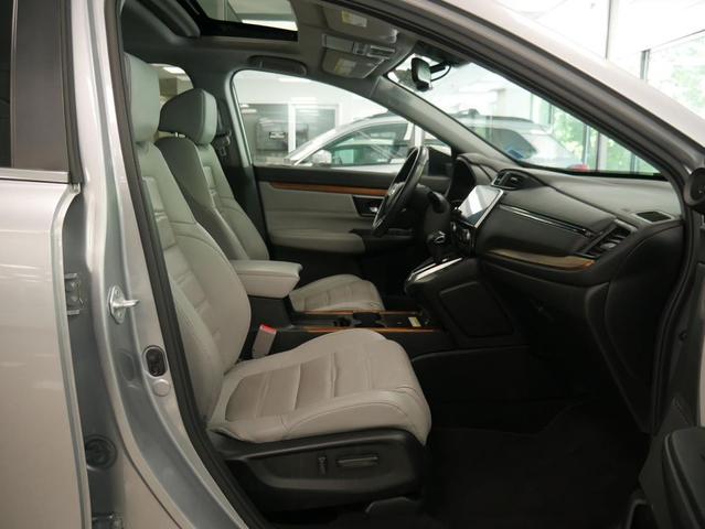 Photo of 2022 Lunar Silver Metallic Honda CR-V