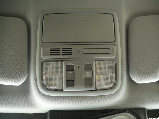 Photo of 2022 Lunar Silver Metallic Honda CR-V
