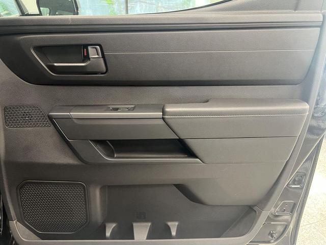 Photo of 2022 Midnight Black Metallic Toyota Tundra