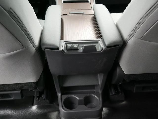 Photo of 2025 Midnight Black Metallic Toyota Sienna