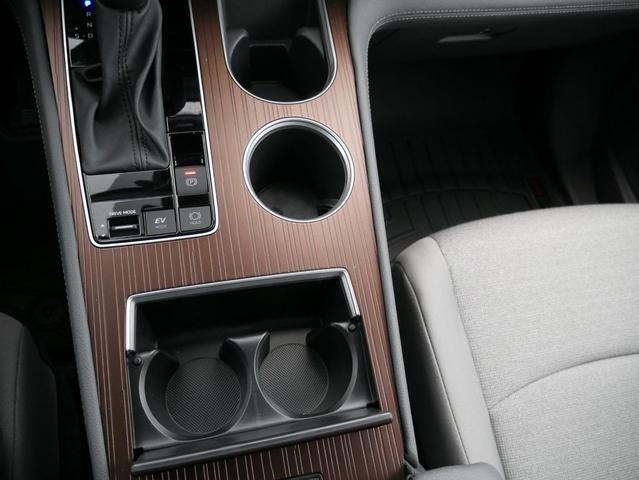 Photo of 2025 Midnight Black Metallic Toyota Sienna
