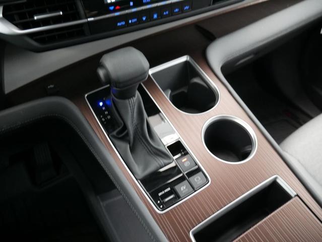 Photo of 2025 Midnight Black Metallic Toyota Sienna