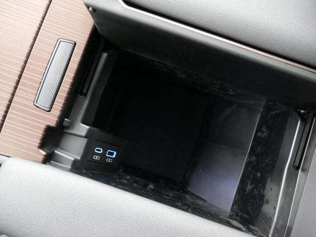 Photo of 2025 Midnight Black Metallic Toyota Sienna