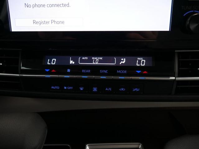 Photo of 2025 Midnight Black Metallic Toyota Sienna