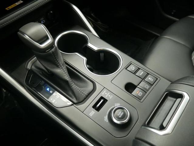 Photo of 2023 Celestial Silver Metallic Toyota Highlander