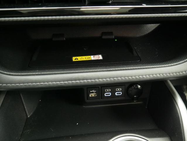 Photo of 2023 Celestial Silver Metallic Toyota Highlander
