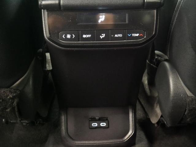 Photo of 2023 Celestial Silver Metallic Toyota Highlander