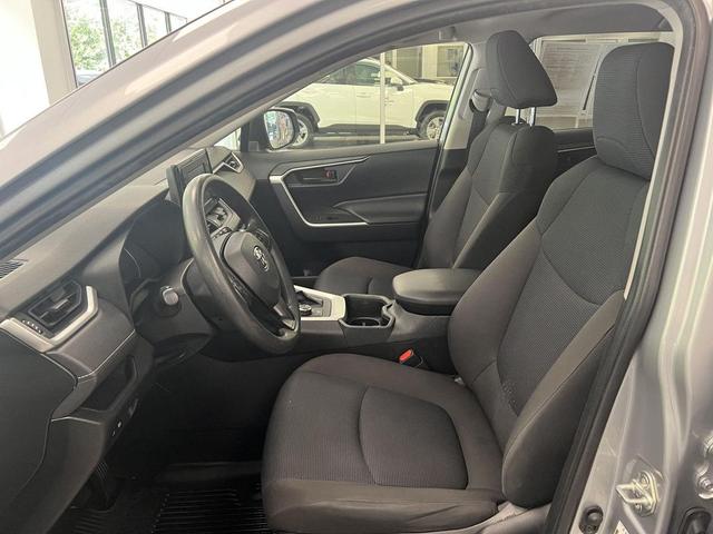 Photo of 2022 Silver Sky Metallic Toyota RAV4 Hybrid
