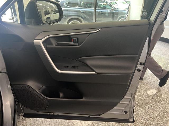 Photo of 2022 Silver Sky Metallic Toyota RAV4 Hybrid