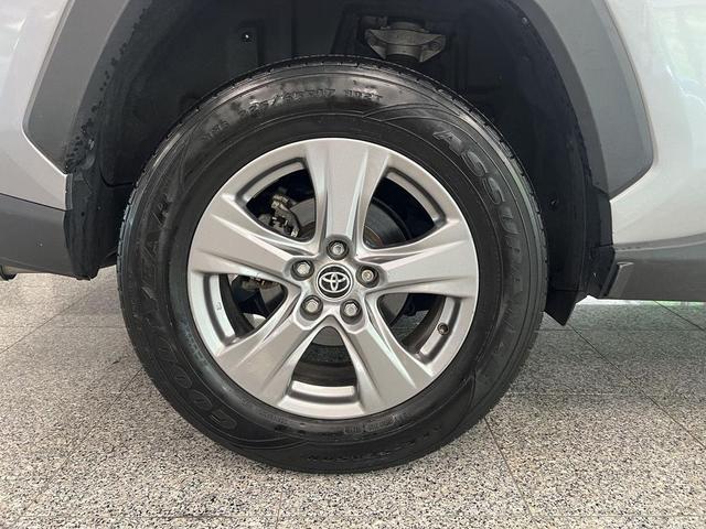 Photo of 2022 Silver Sky Metallic Toyota RAV4 Hybrid