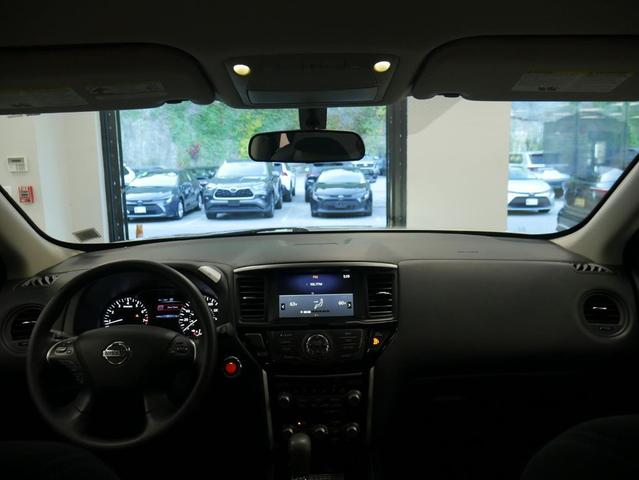 Photo of 2020 Brilliant Silver Metallic Nissan Pathfinder