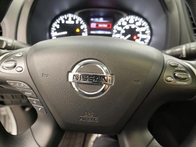 Photo of 2020 Brilliant Silver Metallic Nissan Pathfinder