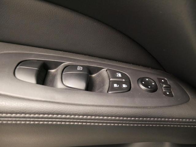 Photo of 2020 Brilliant Silver Metallic Nissan Pathfinder