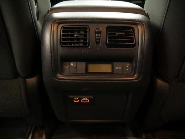 Photo of 2020 Brilliant Silver Metallic Nissan Pathfinder